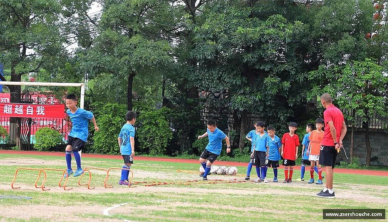 jiuyouapp无畏向前，力争登顶